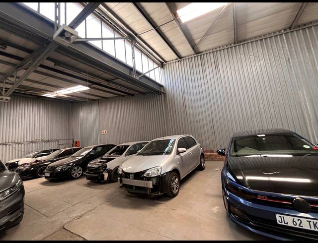 297M² WAREHOUSE TO LET IN ISANDO